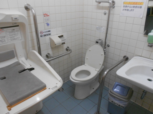 サニーモール西葛西 ショッピング の 多目的トイレ 詳細 多目的トイレ バリアフリー 多機能トイレ