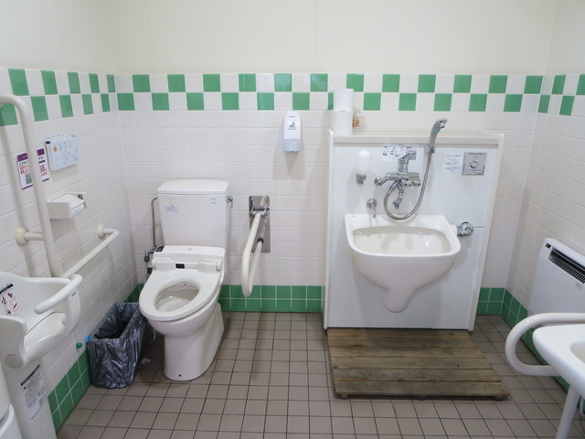 ホーマックスーパーデポ宮前店 ショッピング の 多目的トイレ 詳細 多目的トイレ バリアフリー 多機能トイレ