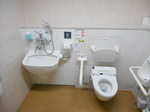 青森県観光物産館アスパム　1F一般多目的トイレ - 写真:1