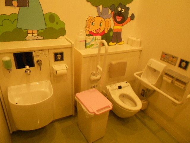 仙台アンパンマンこどもミュージアム モール 文化 レジャー施設 の 多目的トイレ 詳細 多目的トイレ バリアフリー 多機能トイレ