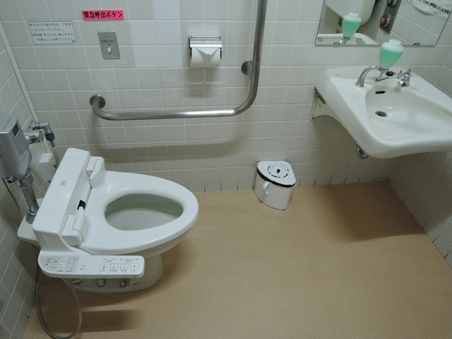 広島市西区民文化センター 文化 レジャー施設 の 多目的トイレ 詳細 多目的トイレ バリアフリー 多機能トイレ