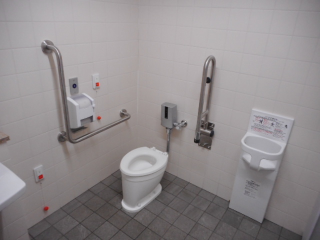 中央区立久安橋際公衆便所 公園 その他 の 多目的トイレ 詳細 多目的トイレ バリアフリー 多機能トイレ