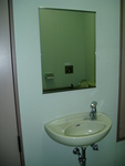 女満別駅舎内の多目的トイレ - 写真:2