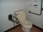 北見市仁頃（ﾆｺﾛ）ハッカ公園の多目的トイレ - 写真:1